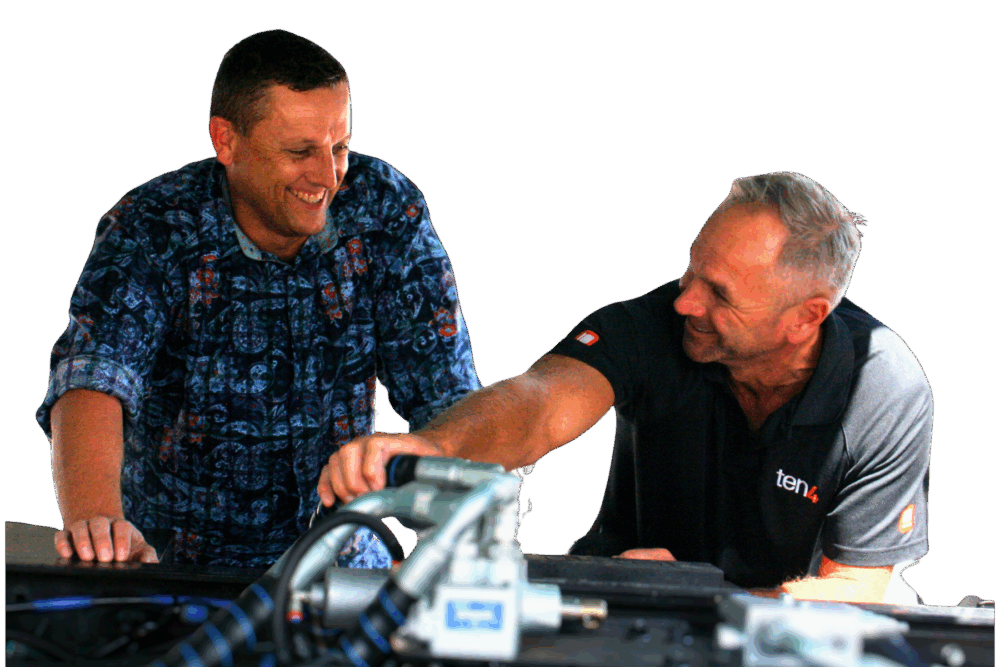 Paul Helping Ten4 Ute